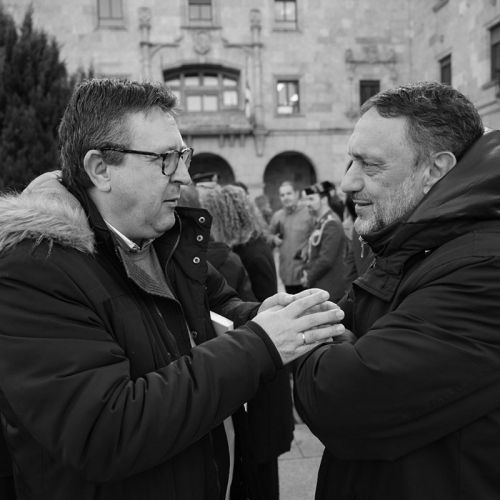 Vertical 02 de texto con botón + imagen